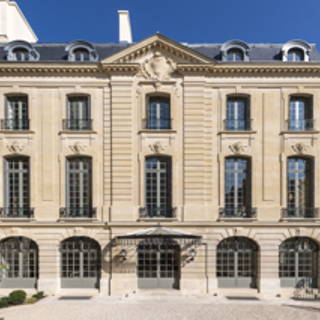 Bureau privé 160 m² 20 postes Location bureau Rue de Martignac Paris 75007 - photo 1